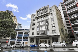 ブリトマートのエレガントでモダンな空間