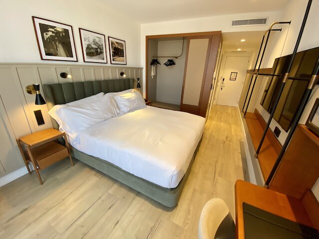 ヴィア サンツ  ホテル バルセロナ  タペストリー コレクション バイ ヒルトン