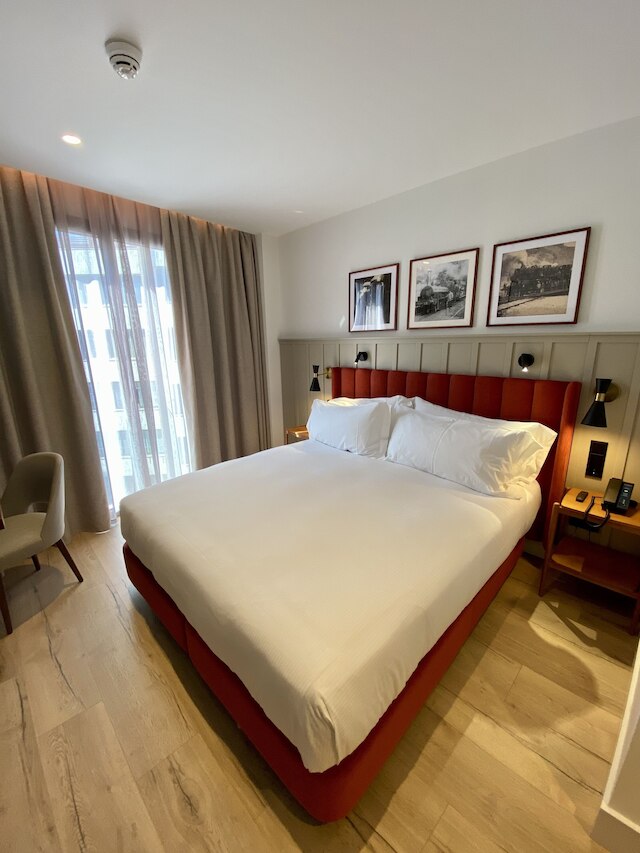 ヴィア サンツ  ホテル バルセロナ  タペストリー コレクション バイ ヒルトン