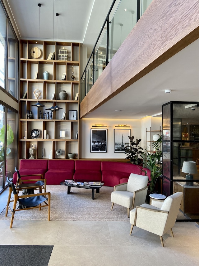 ヴィア サンツ  ホテル バルセロナ  タペストリー コレクション バイ ヒルトン