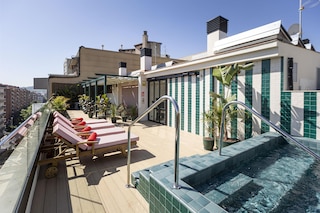 ヴィア サンツ  ホテル バルセロナ  タペストリー コレクション バイ ヒルトン