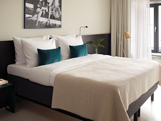 ヌマ ベルリン サヴィ