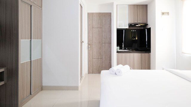 コージー リビング スタジオ アット タマン メラティ スラバヤ アパートメント