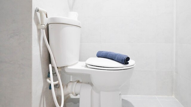 ホーミー アンド タィディ スタジオ アット タマン メラティ スラバヤ アパートメント