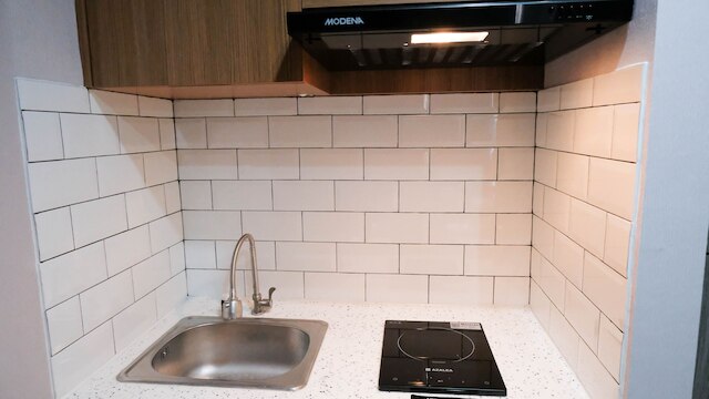 ホーミー アンド タィディ スタジオ アット タマン メラティ スラバヤ アパートメント