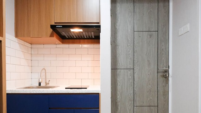 ホーミー アンド タィディ スタジオ アット タマン メラティ スラバヤ アパートメント