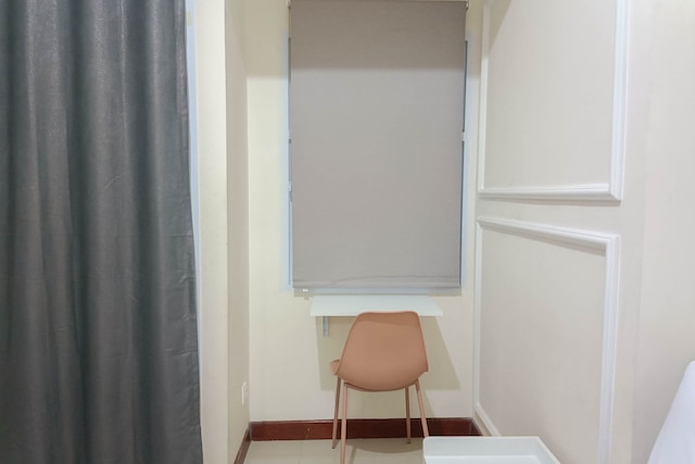 ホワイト アンド コージー スタジオ アット ヴィダ ビュー マカッサル  アパートメント