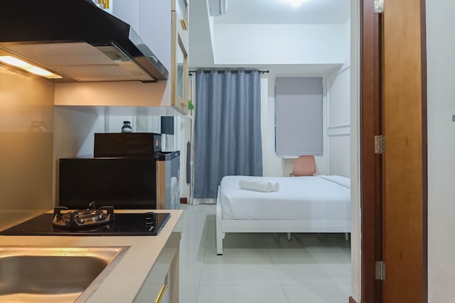 ホワイト アンド コージー スタジオ アット ヴィダ ビュー マカッサル  アパートメント