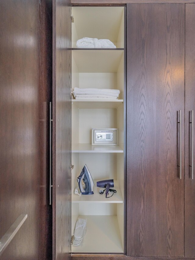 チャーミング トロピカル アパートメント デュバイ モールから数分