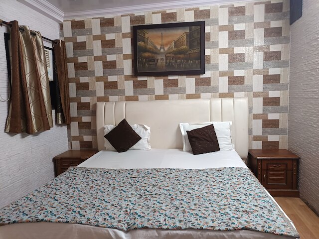 ホテル ホワイトパレス ニザムディーン鉄道St