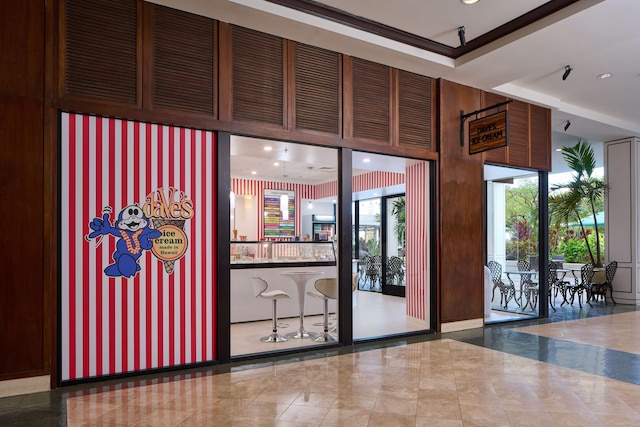 イリカイ ホテル