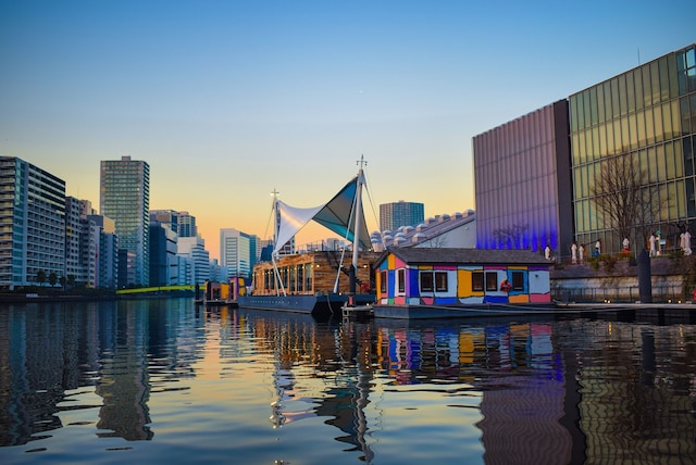 PETALS TOKYO - Floating Hotel