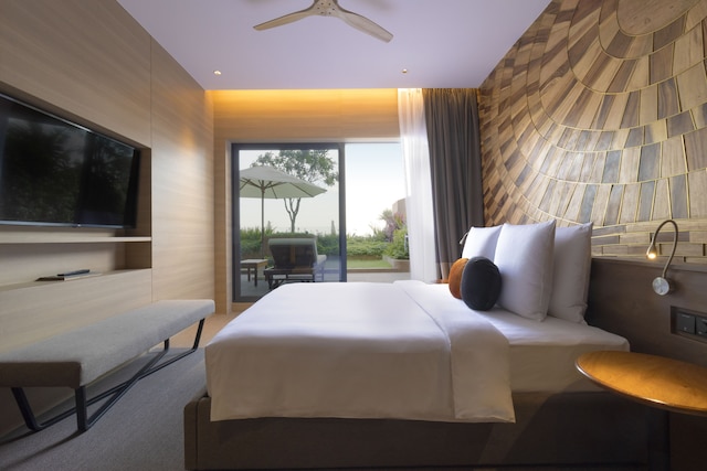 サン＆ムーン、リバーサイドホテル