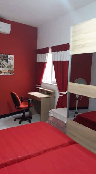 マルサスカラ ニア シー ベリー ブライト アパート