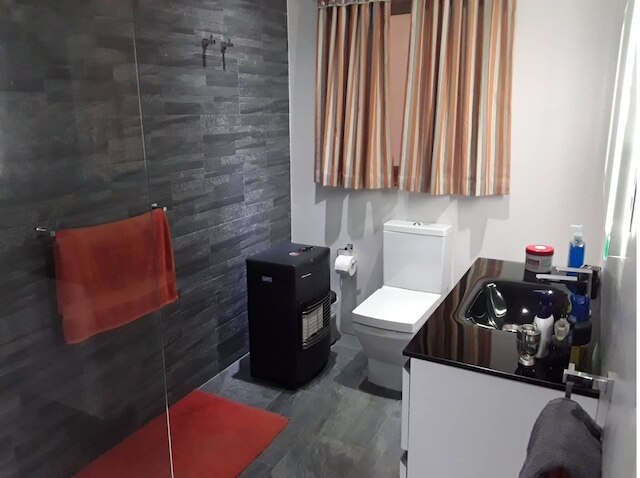 マルサスカラ ニア シー ベリー ブライト アパート