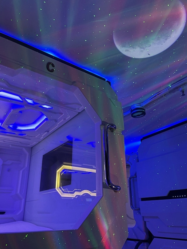 BMAXスペースポッド