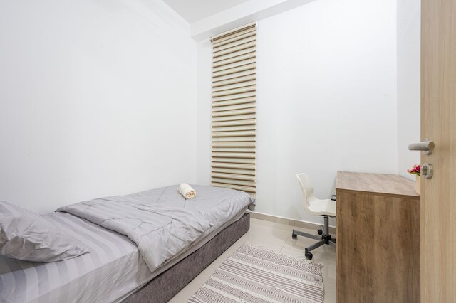 レガシ・カンプン・バル・バイ・エアホスト