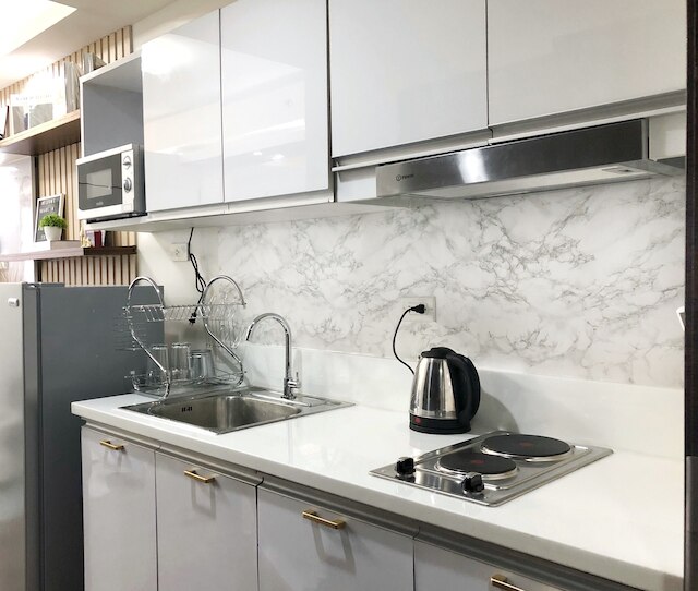 ワン ベッドルーム バルコニー ウィズ グレート ロケーション アンド バリュー