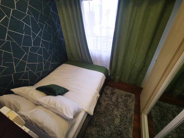 ワン ベッドルーム バルコニー ウィズ グレート ロケーション アンド バリュー