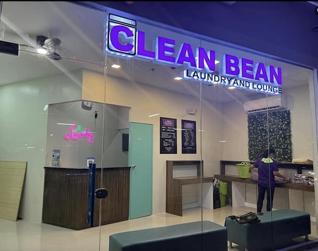 ワン ベッドルーム バルコニー ウィズ グレート ロケーション アンド バリュー