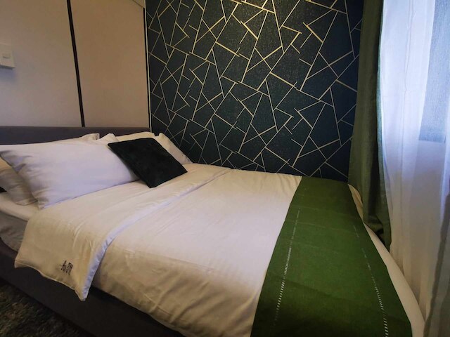 ワン ベッドルーム バルコニー ウィズ グレート ロケーション アンド バリュー