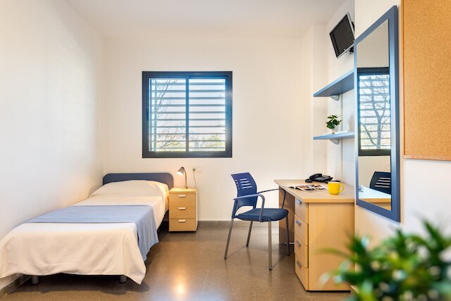 ミカンパス レクタル エスタニスラオ デル カンポ - スチューデンツ レジデンス