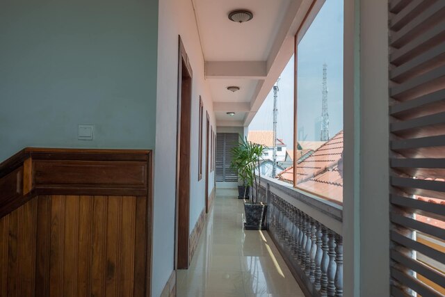 キングス・ラグジュアリーホテル