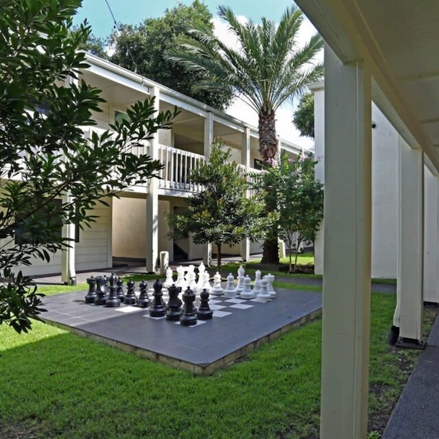 シック 2 ベッドルーム ニア トライアングル ウィズ キング ベッズ ファスト  WiFi