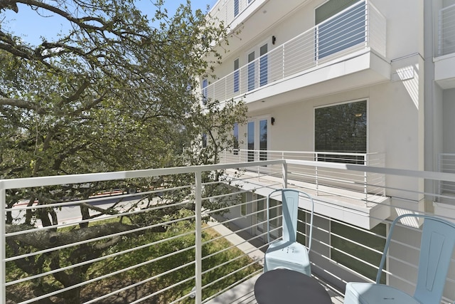 シック キング ベッド 1 ベッドルーム スイート 5 ミン トゥ ダウンタウン