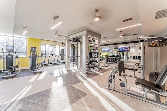 クウェイント キング ベッド 1 ベッドルーム 5 ミン トゥ ダウンタウン