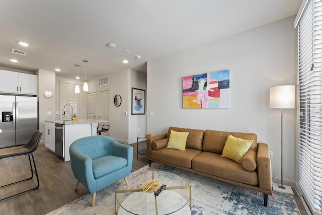 プライム ソコ クウェイント 1 ベッドルーム キング スイート ウィズ プール パーキング