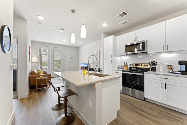 プライム ソコ クウェイント 1 ベッドルーム キング スイート ウィズ プール パーキング