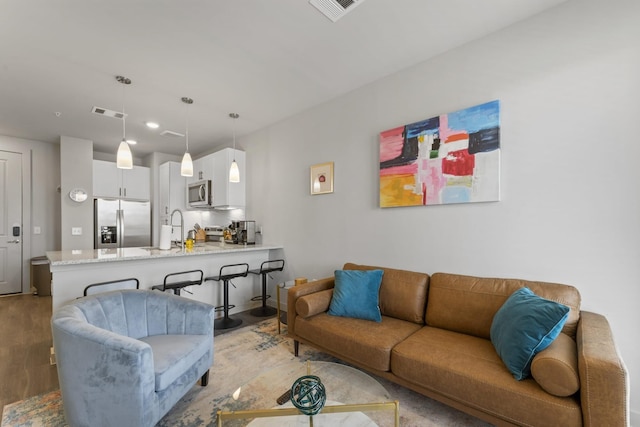 プライム ソコ エアリー 1ベッドルーム キングスイート ウィズ プール パーキング