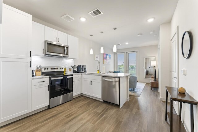 プライム ソコ エアリー 1ベッドルーム キングスイート ウィズ プール パーキング