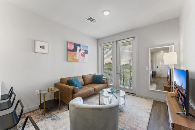 プライム ソコ エアリー 1ベッドルーム キングスイート ウィズ プール パーキング