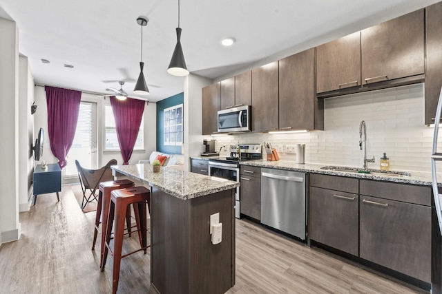 コムフィー1 ベッドルーム キング スイート クロース トゥ ダウンタウン ウW ファスト WiFi