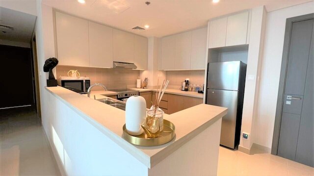 ラグジュアリードバイクリークハーバーウォーターフロントアパート