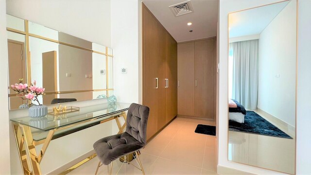 ラグジュアリードバイクリークハーバーウォーターフロントアパート