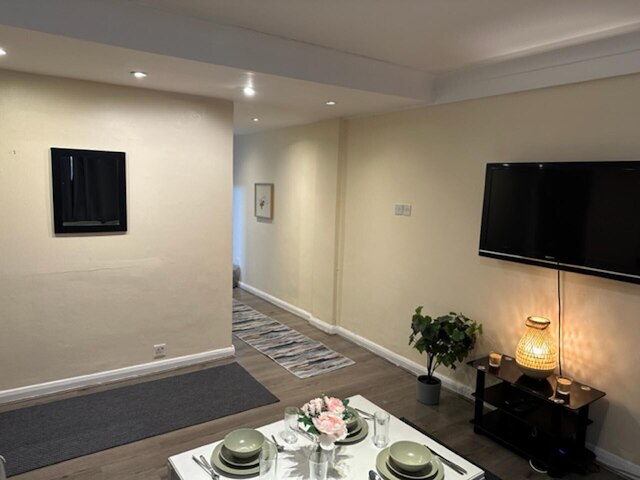 スーパーブ 1  ベッド プライベート ファミリー  アパートメント イン センター