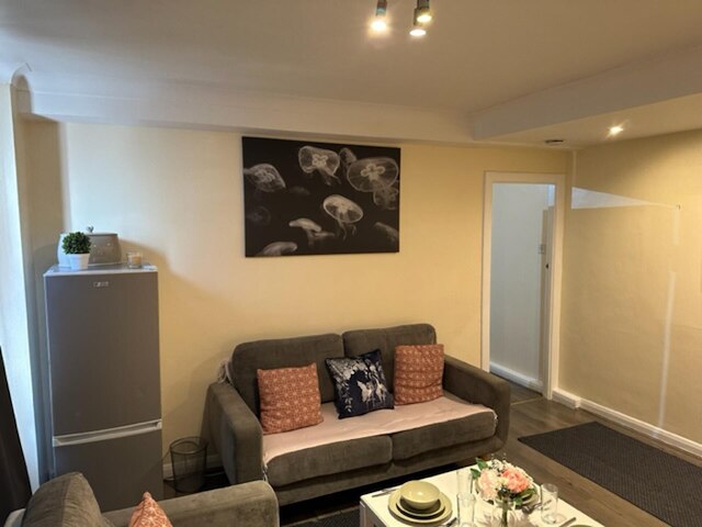 スーパーブ 1  ベッド プライベート ファミリー  アパートメント イン センター