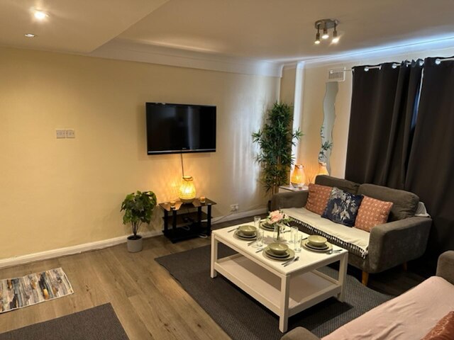 スーパーブ 1  ベッド プライベート ファミリー  アパートメント イン センター