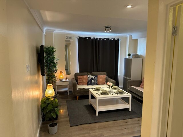 スーパーブ 1  ベッド プライベート ファミリー  アパートメント イン センター