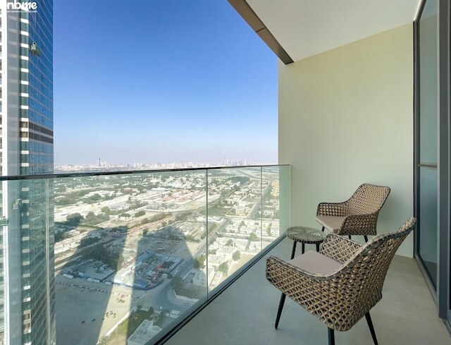 スカイスクラッパー コネクテッド トゥ DM バイ BN ブムホームズ