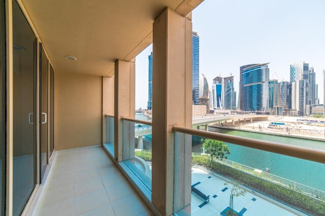 ラージ  1 ベッド ビジネス ベイ カナル