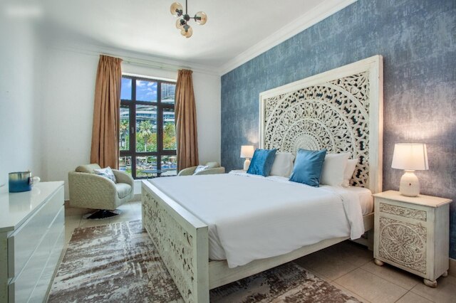 トラディショナル ミーッツ モダン イン ダウンタウン