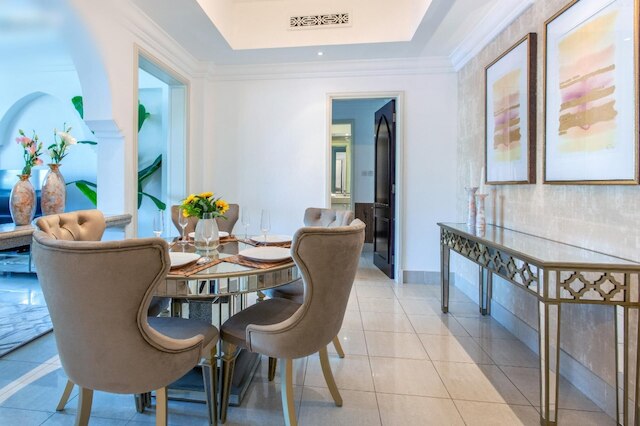 トラディショナル ミーッツ モダン イン ダウンタウン