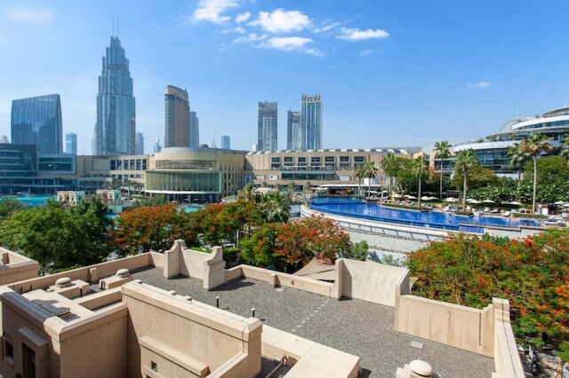 トラディショナル ミーッツ モダン イン ダウンタウン