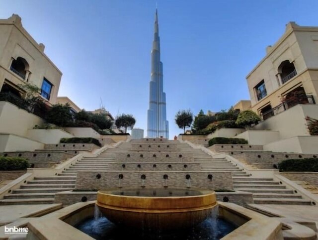 トラディショナル ミーッツ モダン イン ダウンタウン