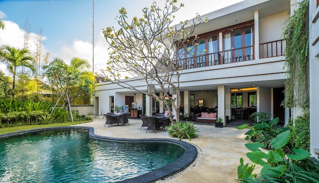 ヴィラ  フォー ビッグ ファミリー ステイ 10 ベッドルーム イン バリ スミニャック