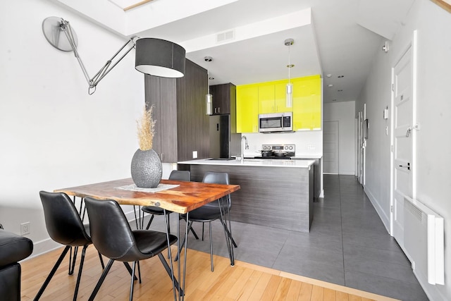 プライベート ルーフ トップ パティオ ダウンタウン メトロ フロンテナック